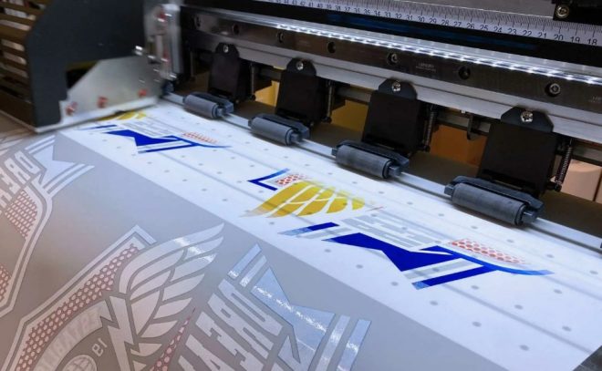 Эволюция оборудования для DTF и UV DTF печати: От первых моделей до инноваций